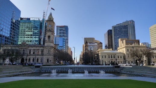 Adelaide_Victoria_Square_2