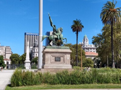 Buenos_Aires_Plaza_de_Mayo_8