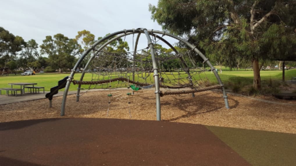 Adelaide_Bonython_Park_2