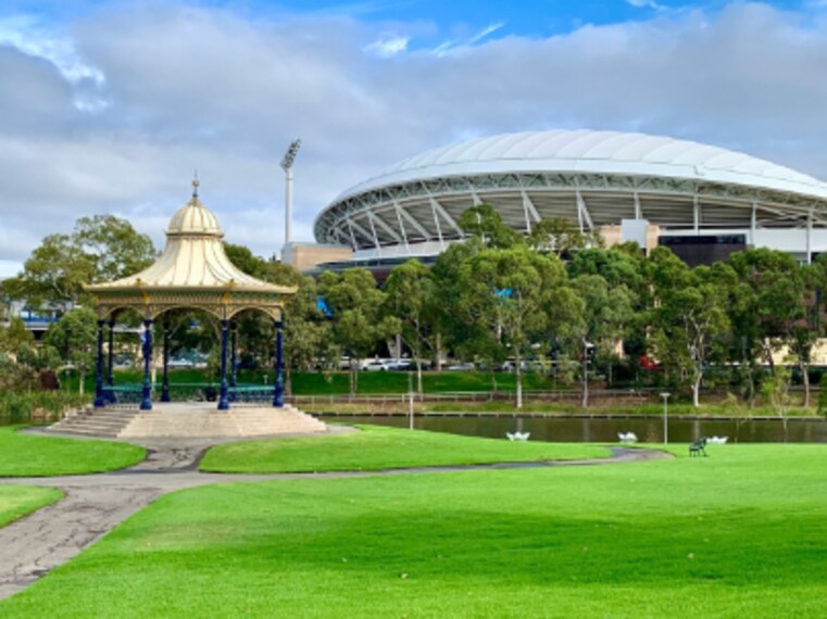 Adelaide_Elder_Park_2