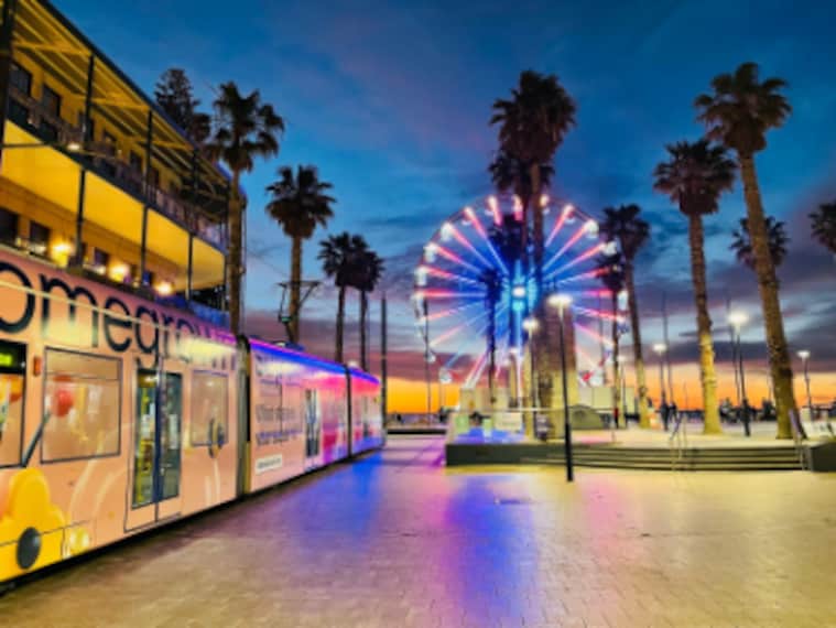 Adelaide_Glenelg_Beach_6