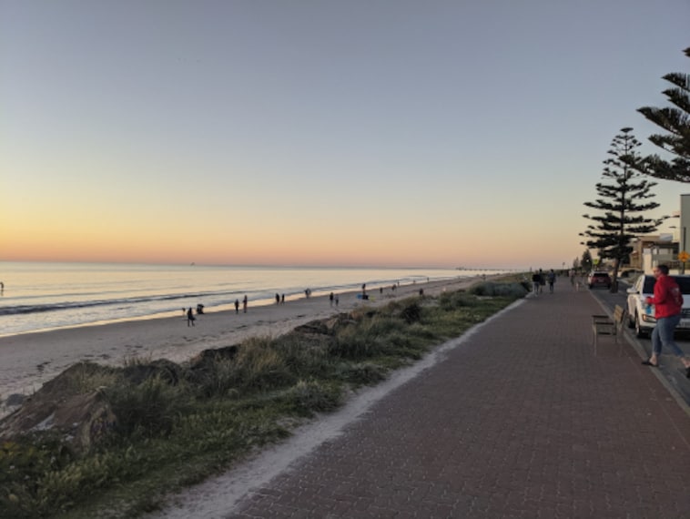 Adelaide_Henley_Beach_3