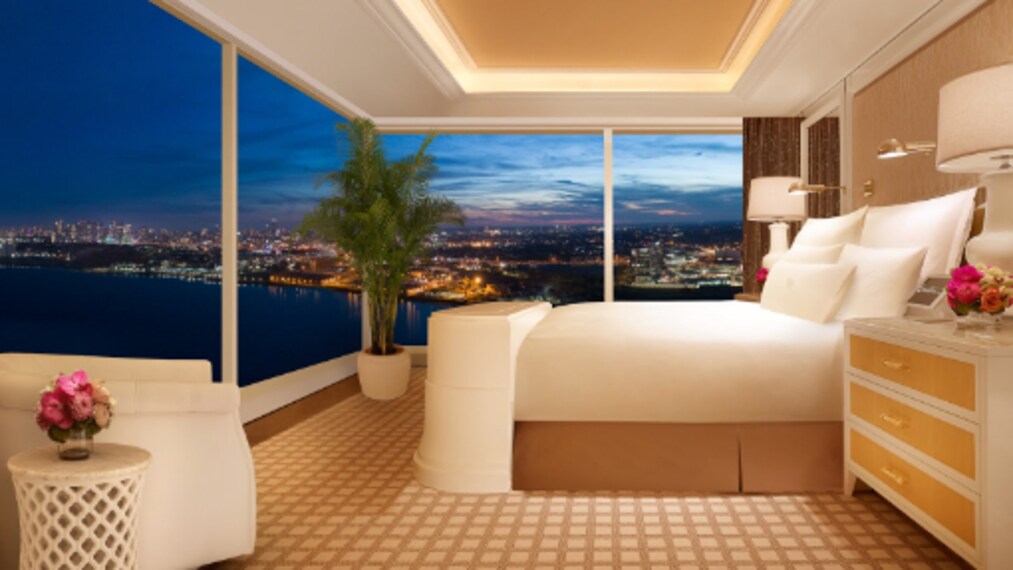 Boston_Encore_Harbour_2