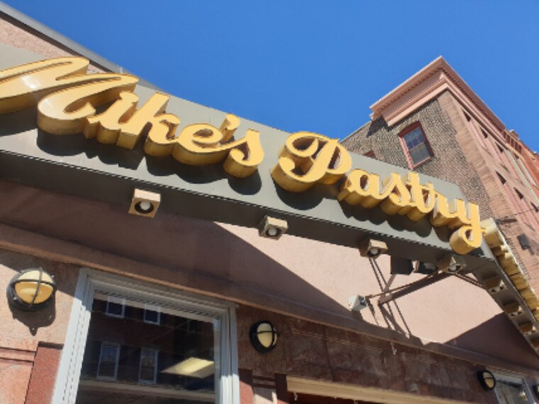 Boston_Mikes_Pastry_1