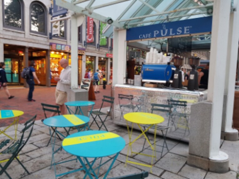 Boston_Quincy_Market_1