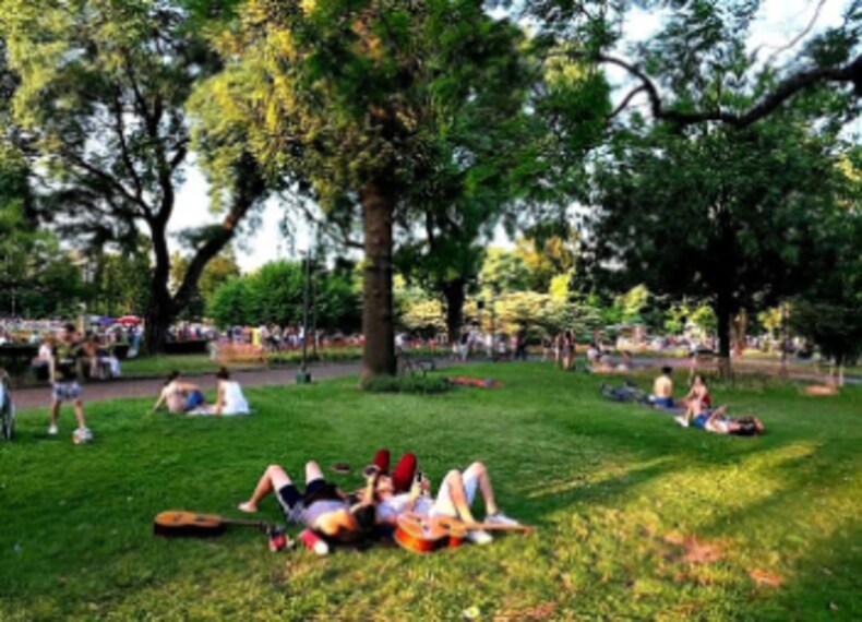 Buenos_Aires_Parque_Centenario_2