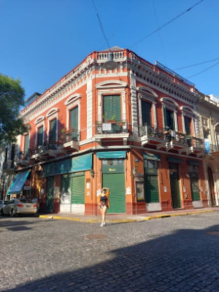 Buenos_Aires_Plaza_Dorrego_1