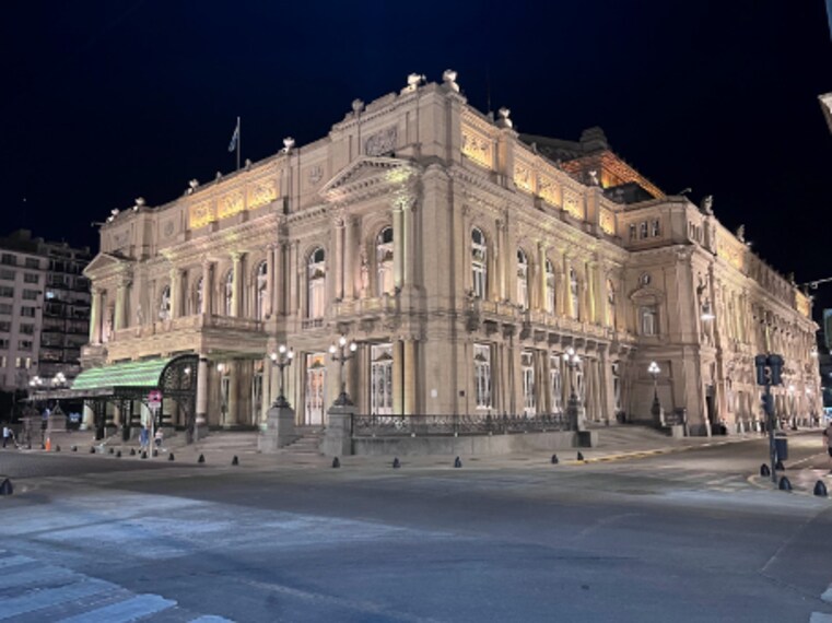 Buenos_Aires_Teatro_Colon_9