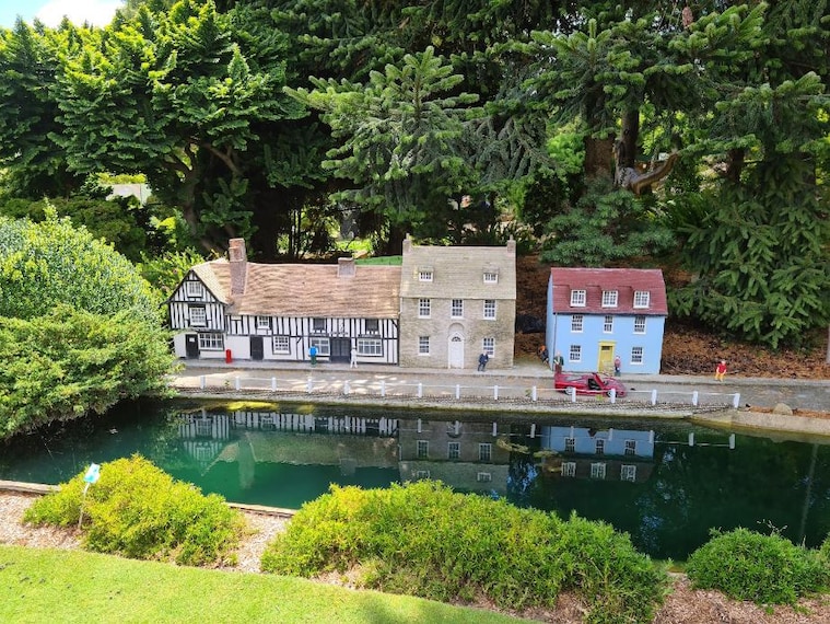 Canberra_Cockington_Green_Gardens_10