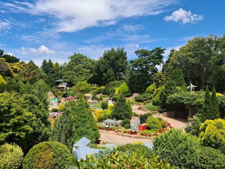 Canberra_Cockington_Green_Gardens_2