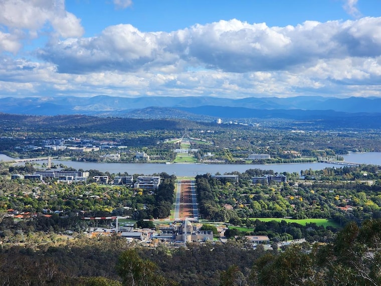 Canberra_Mount_Ainslie_Lookout_1