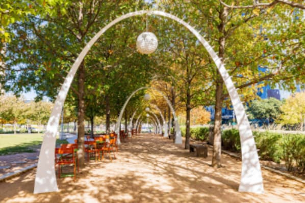 Dallas_Destination_landscape_Klyde_Warren_Park