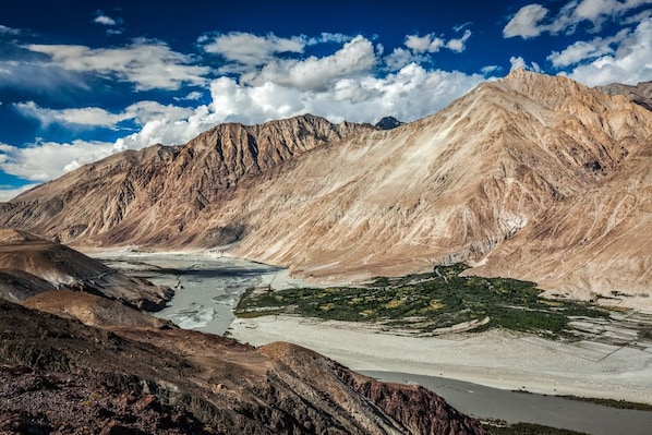 Nubra_Valley_destination_main_2