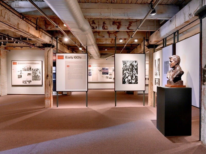 Dallas_The_Sixth_Floor_Museum_at_Dealey_Plaza_2