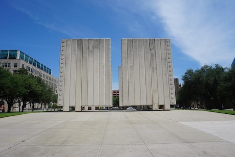 John F Kennedy Memorial Plaza