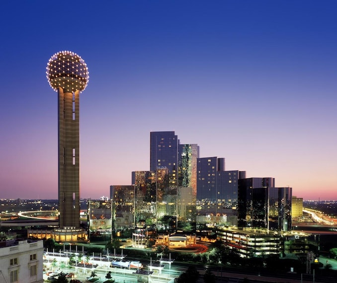 Dallas_Reunion_Tower_1