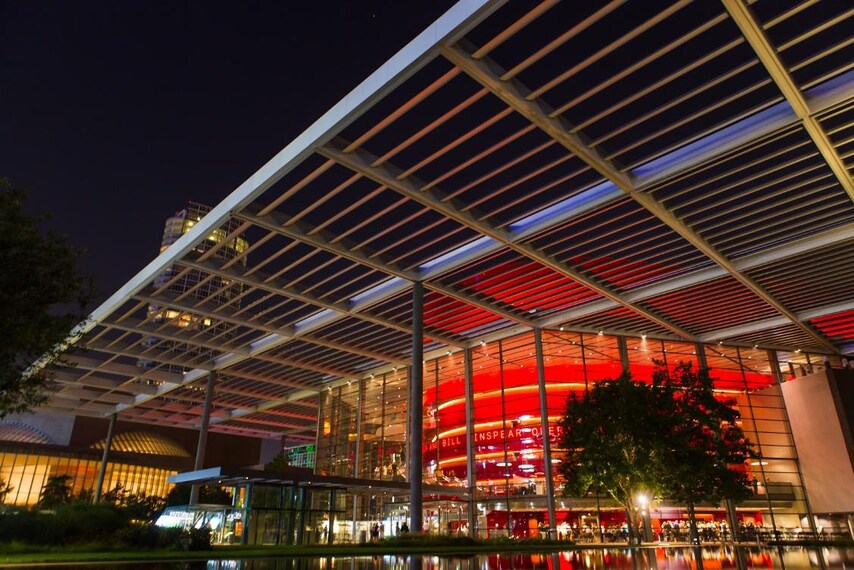 Dallas_Winspear_Opera_House_1