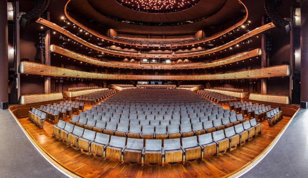 Dallas_Winspear_Opera_House_2