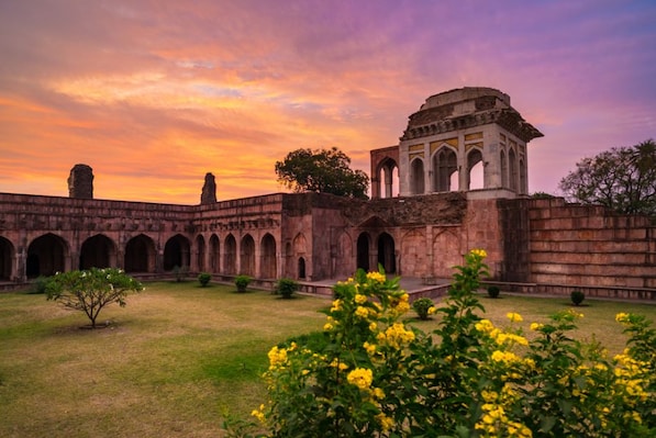 Mandu_destination_landscape_2