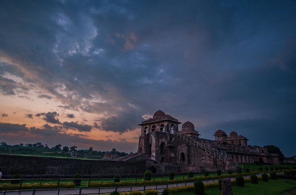 Mandu_destination_landscape_8