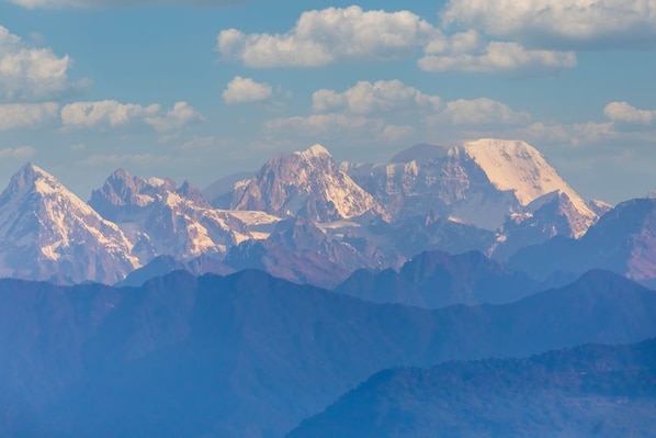 Destinatoin_img_Lava_3