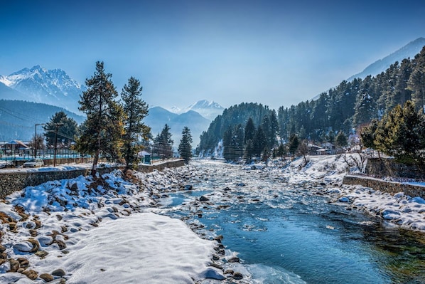 Pahalgam_tv_destination_img_2
