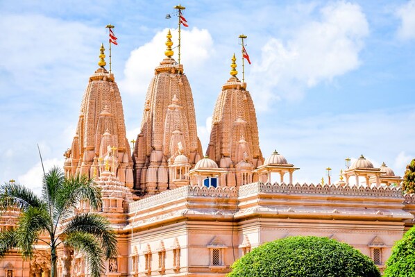 Surat_tv_destination_img_2