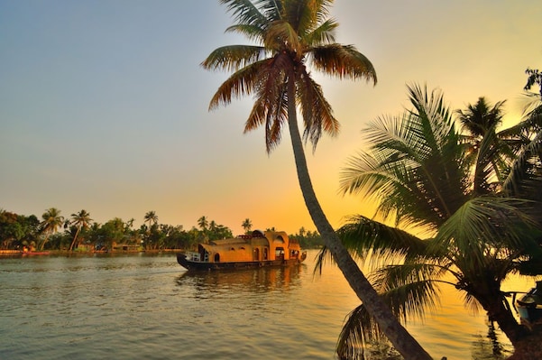 Alleppey_tv_destination_img_3