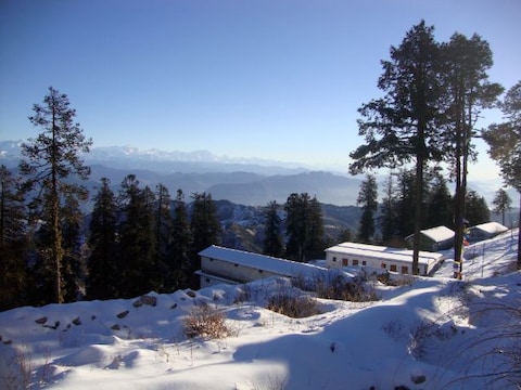 Pray at Surkanda Devi Temple