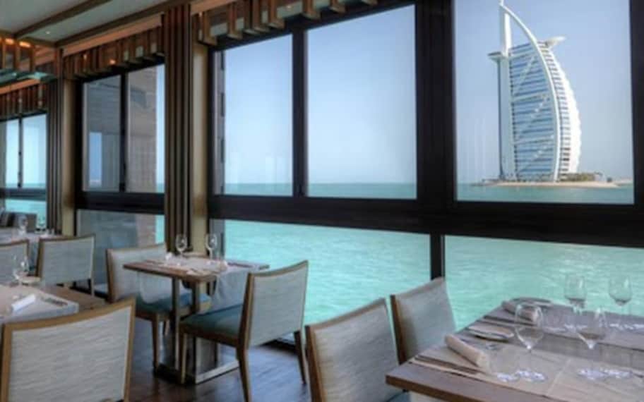 Dubai Pierchic Landscape Image