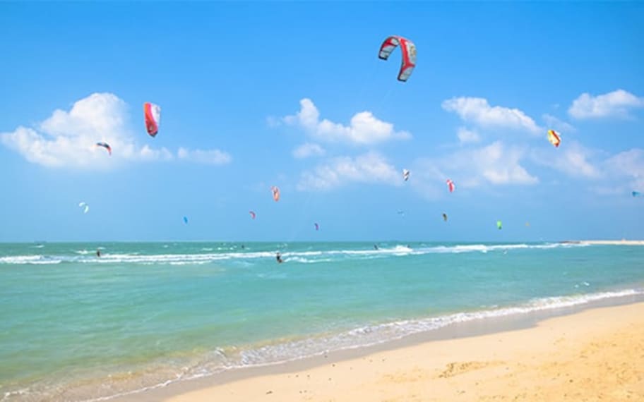 Dubai Kite Beach Landscape Image