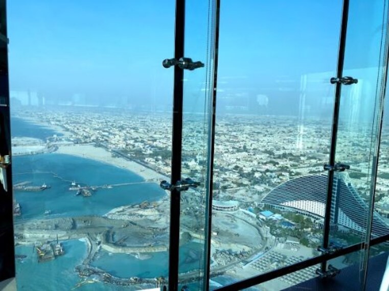 dubai_skyview_bar_restaurant_3