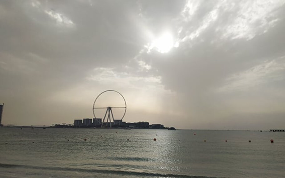 Dubai Zero Gravity Landscape Image