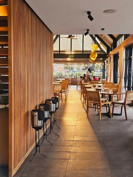 Durban_9th_Avenue_Waterside_9