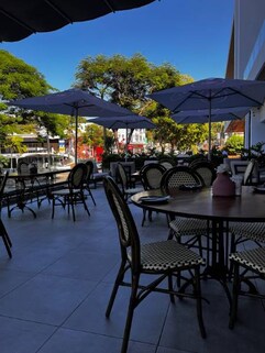 Madam & Sir Florida Road