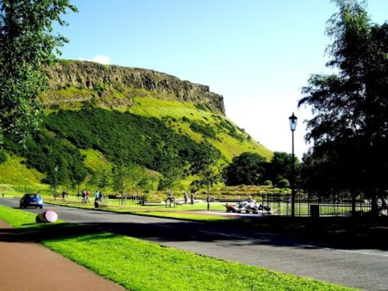 edinburgh_hike_to_arthur_s_seat