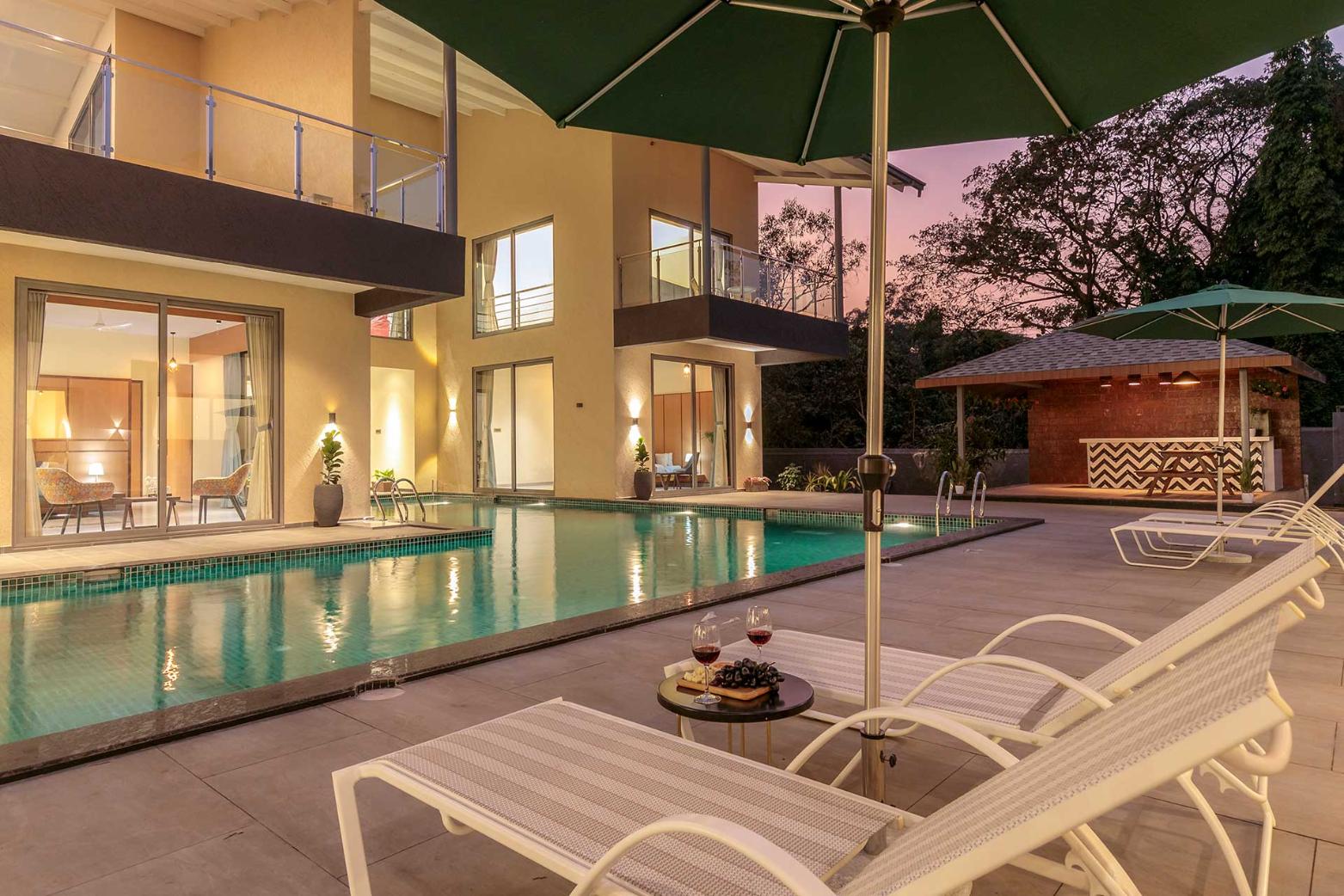Pool & Jacuzzi