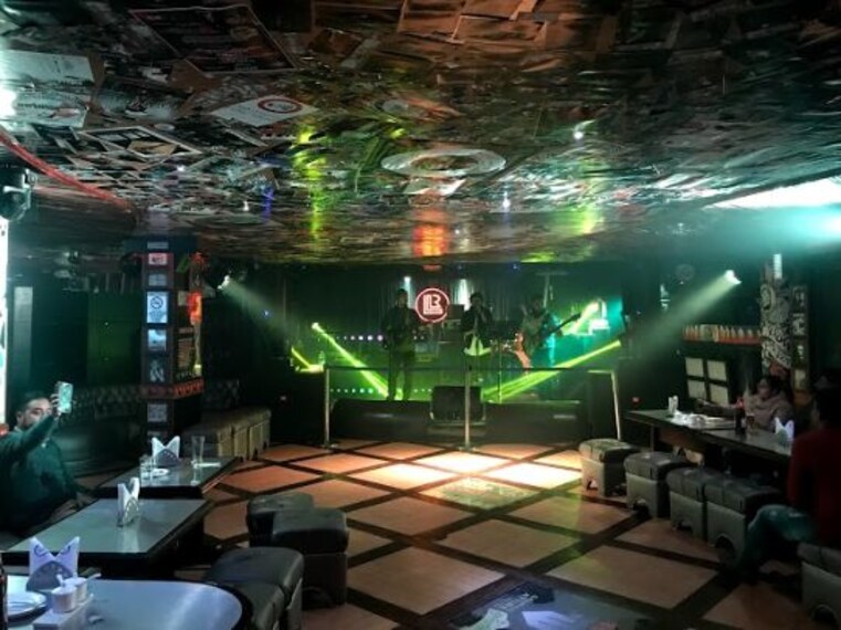 gangtok_cafe_live_loud