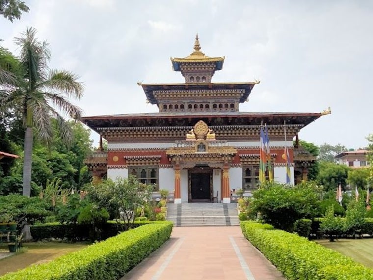 Royal_bhutan_monastery_1