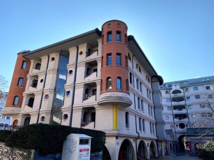 Tour the Smurf's Buildings