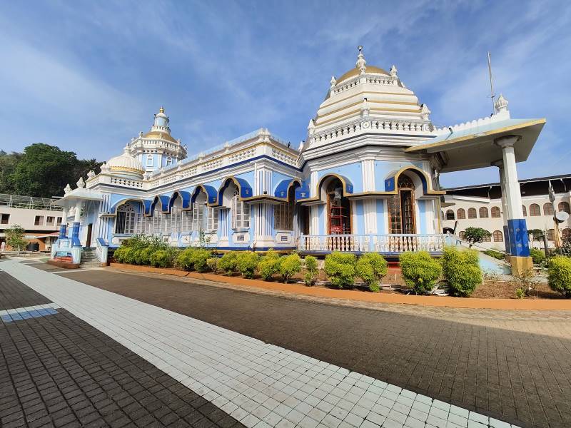 Goa_Shri_Mangueshi_Temple_1
