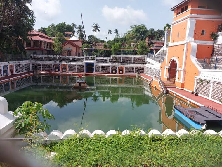 Goa_Shri_Mangueshi_Temple_3