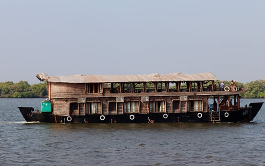 Goa Houseboat Experience Landscape Image