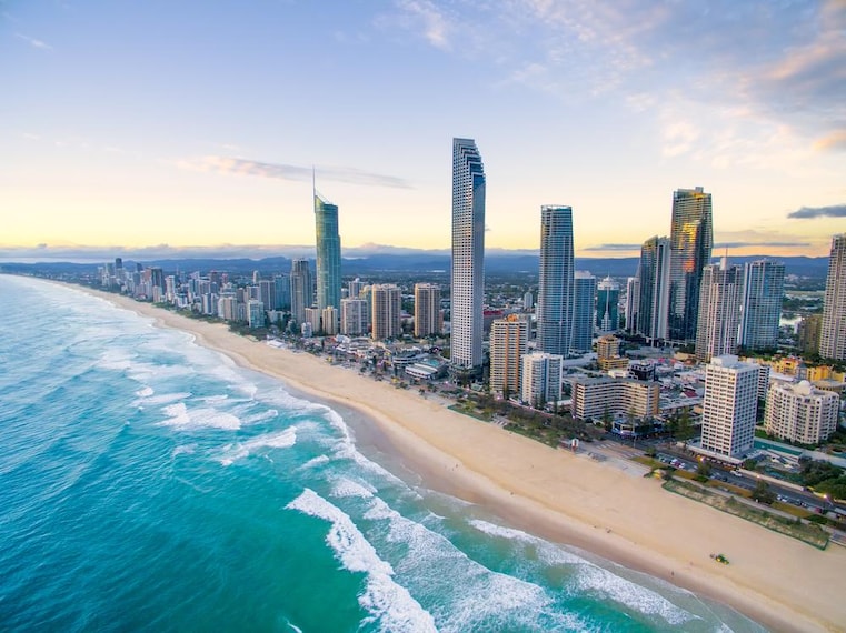 Surfers_Paradise_Beach_2