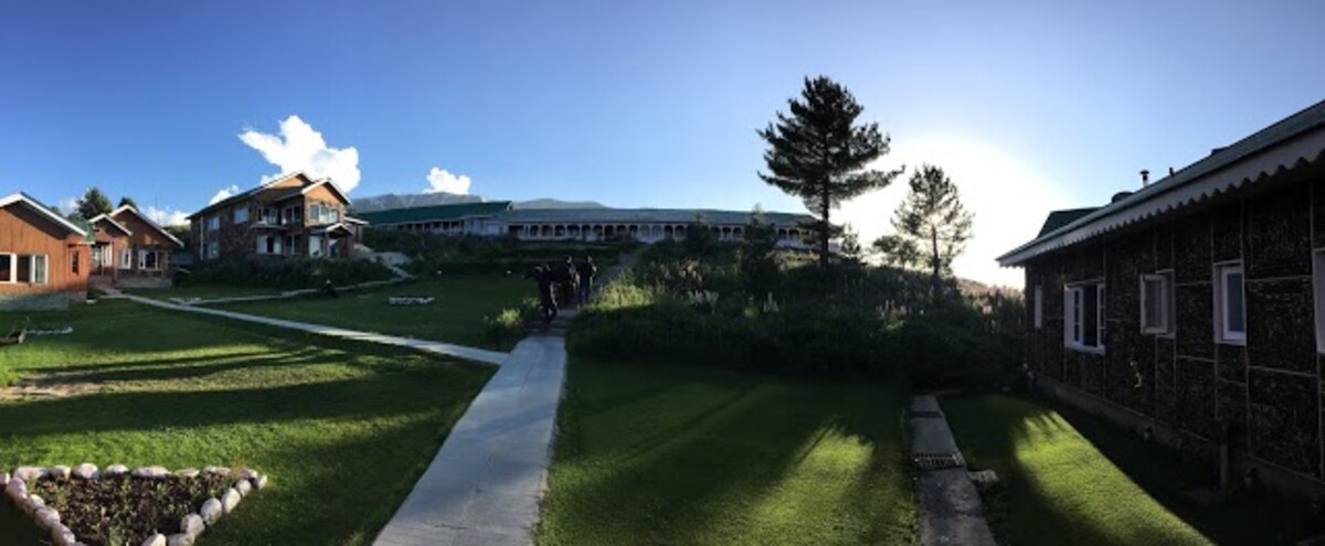 Nedous_dining_room_1