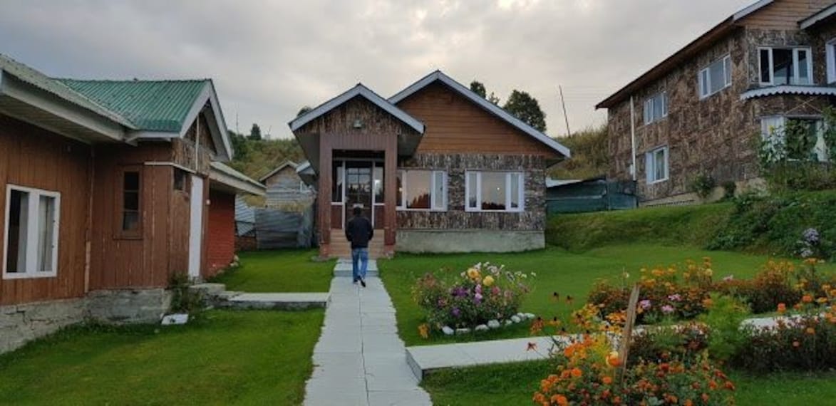 Nedous_dining_room_2