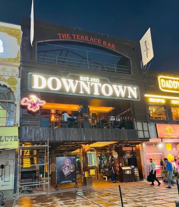 Downtown_-diners_&_living_beer_cafe_2