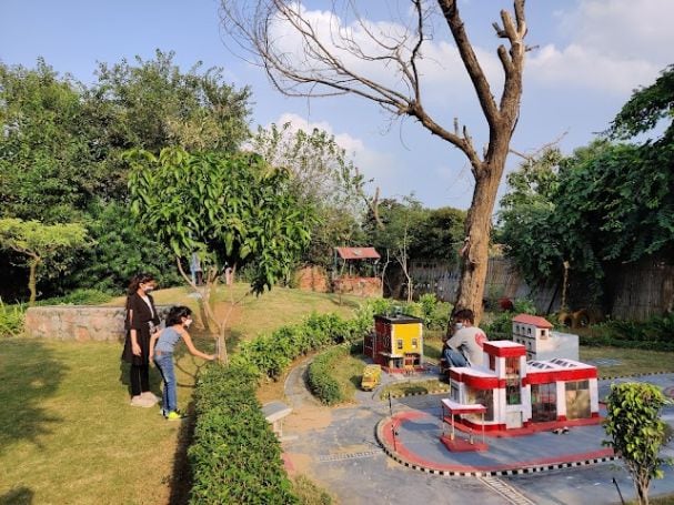Neverenuf_garden_railway_3