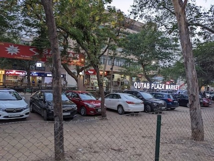 Qutub Plaza