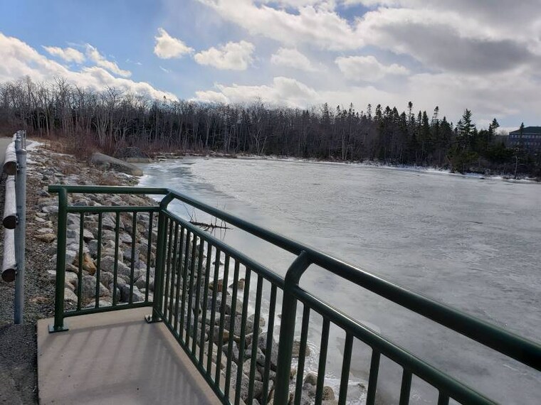 Halifax_Bayers_Lake_7